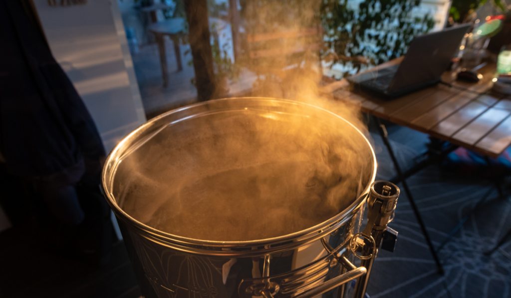 Most home brewers use brewing machines to brew beer at home.