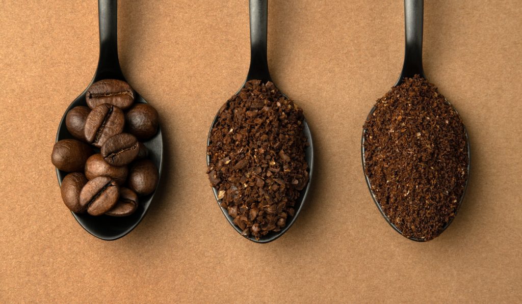 different size coffee beans coffee grind spoon 